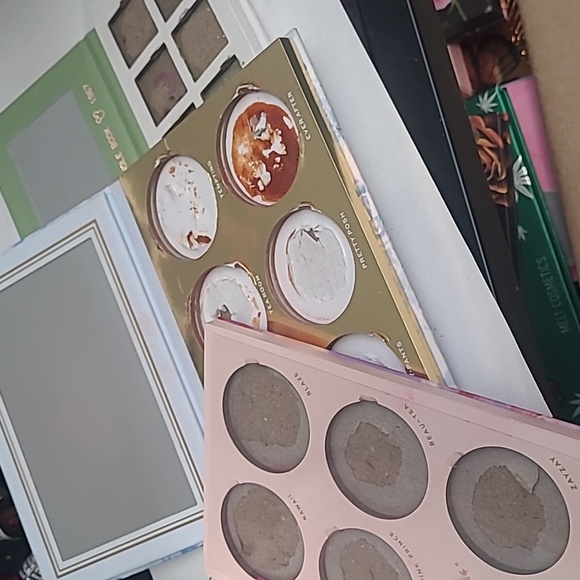 9 empty makeup packaging - Picture 4 of 5